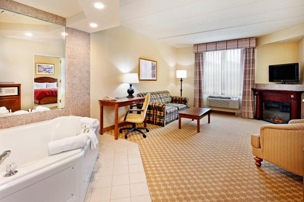 Country Inn & Suites by Radisson Frackville (Pottsville) PA image 22